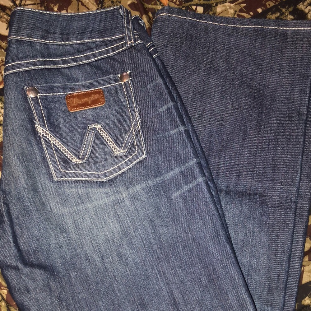 Women’s wranglers